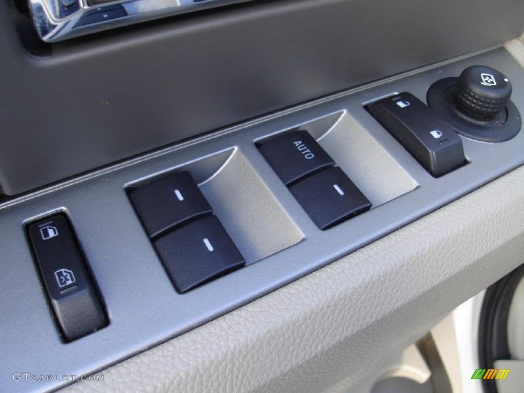 2009 Ford Expedition EL XLT 4x4 Controls Photo #38490663