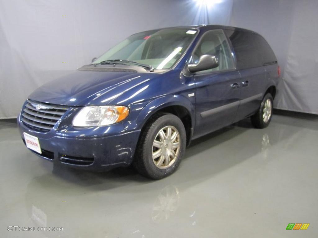 2005 Town & Country LX - Midnight Blue Pearl / Medium Slate Gray photo #1