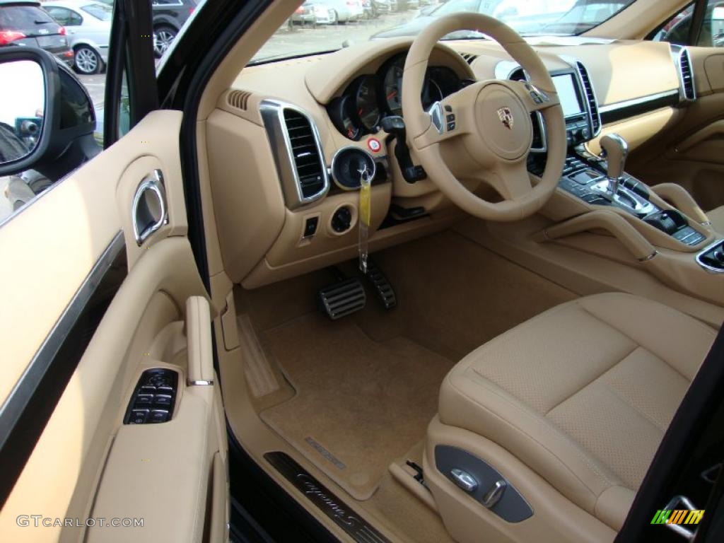 Luxor Beige Interior 2011 Porsche Cayenne S Photo #38495539