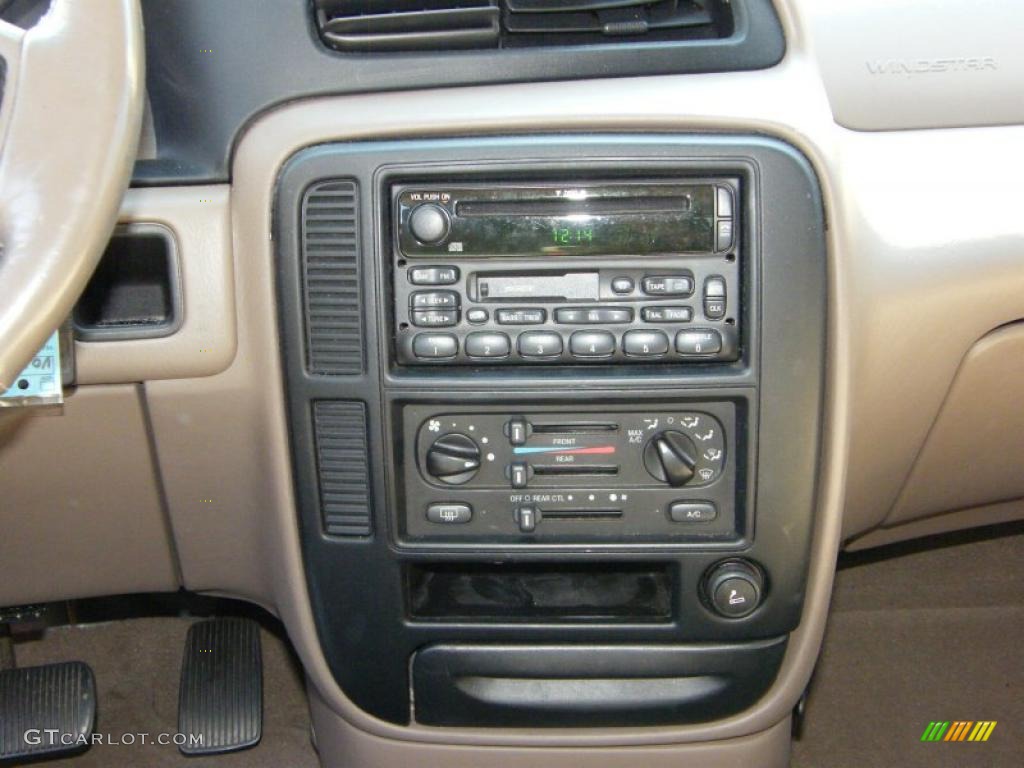 1999 Ford Windstar SE Controls Photo #38495551