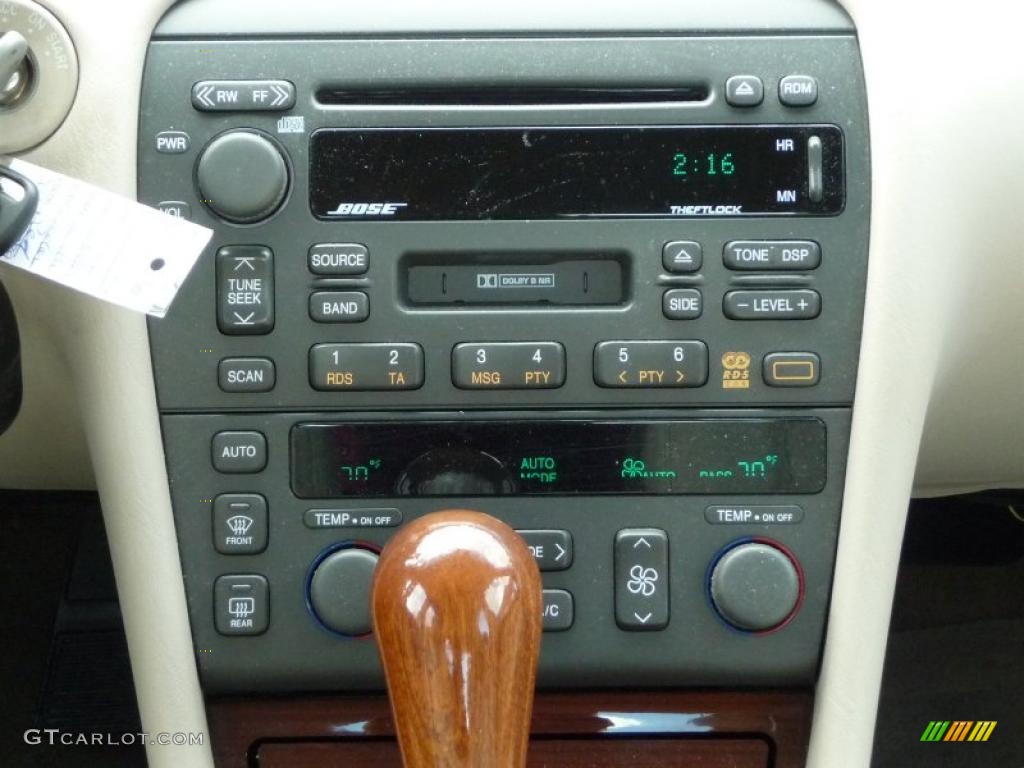 2000 Cadillac Seville STS Controls Photo #38498199