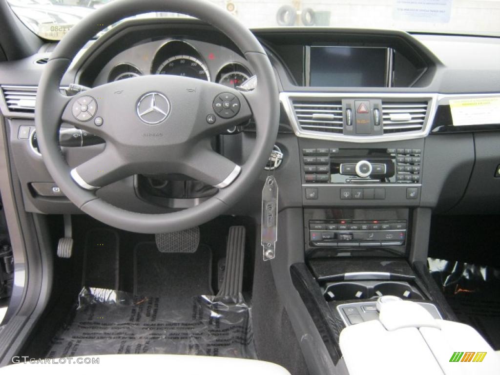 2011 Mercedes-Benz E 350 Sedan Ash/Black Dashboard Photo #38498619
