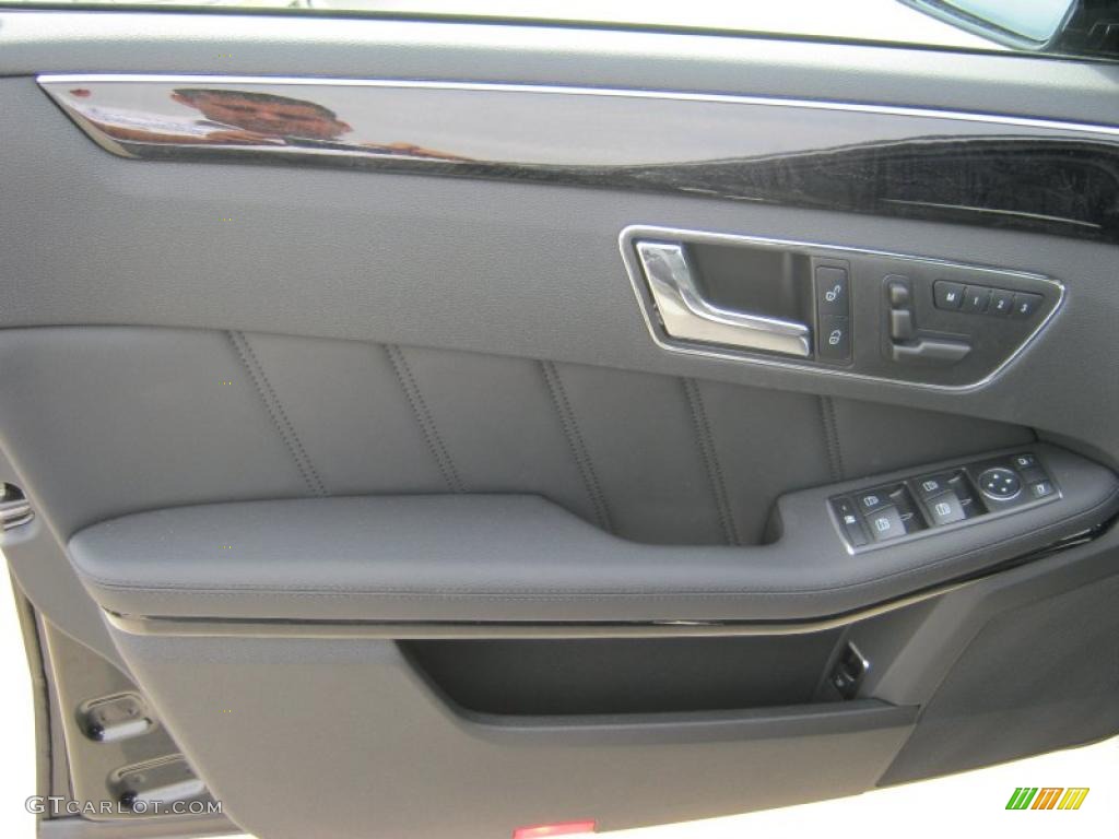 2011 Mercedes-Benz E 550 Sedan Black Door Panel Photo #38499151