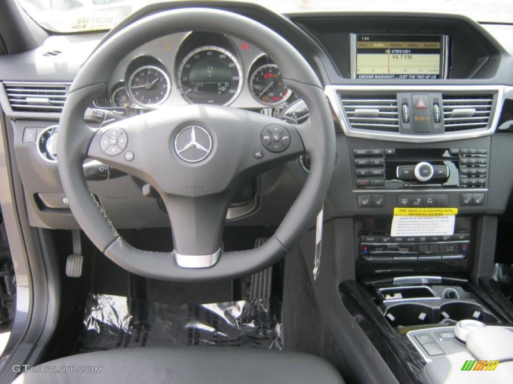 2011 Mercedes-Benz E 550 Sedan Black Dashboard Photo #38499367