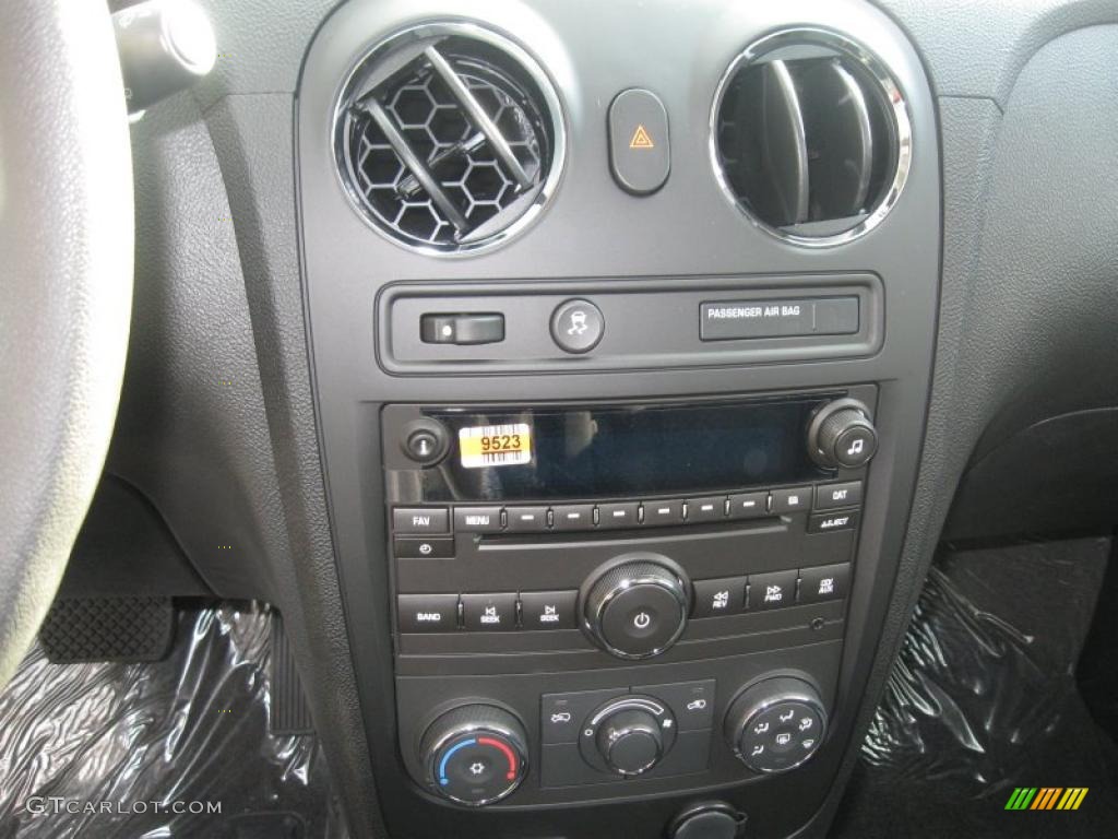 2011 Chevrolet HHR LS Controls Photo #38499583
