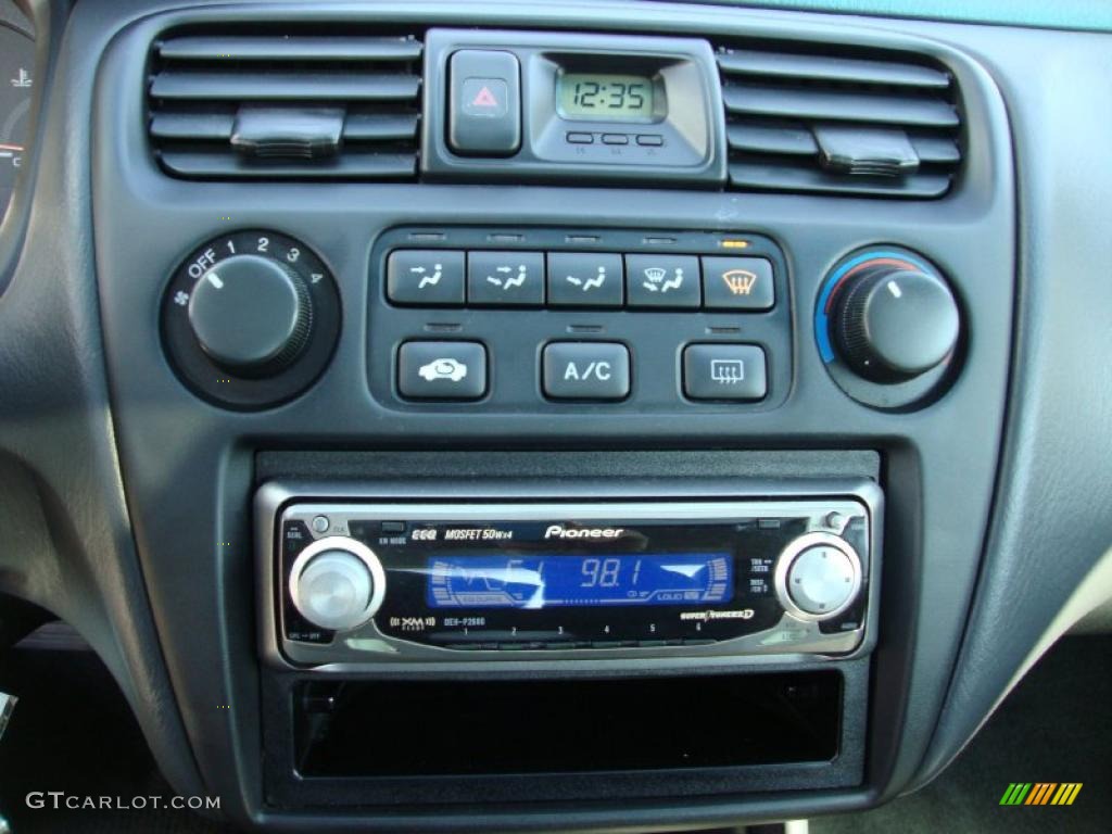2000 Honda Accord EX-L Coupe Controls Photos