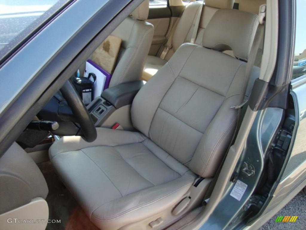 Beige Interior 2000 Subaru Outback Limited Wagon Photo #38500439