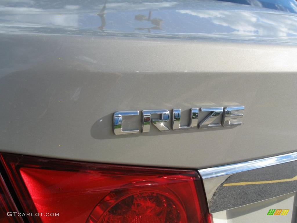 2011 Chevrolet Cruze LT Marks and Logos Photo #38501251