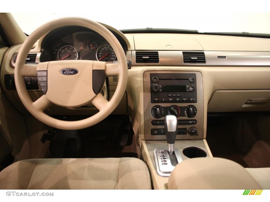 2005 Ford Five Hundred SE Dashboard Photos
