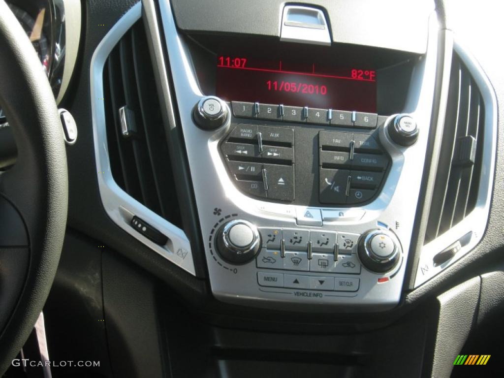 2011 GMC Terrain SLE Controls Photo #38510995