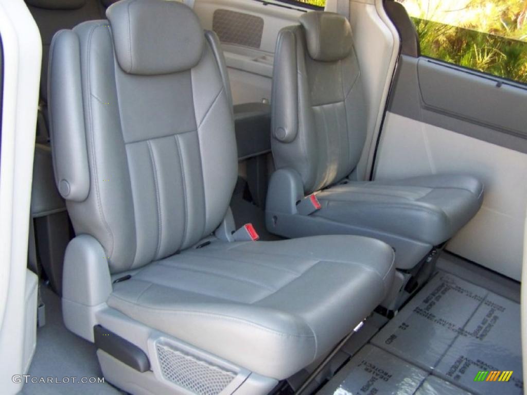 2008 Town & Country Touring Signature Series - Modern Blue Pearlcoat / Medium Slate Gray/Light Shale photo #38