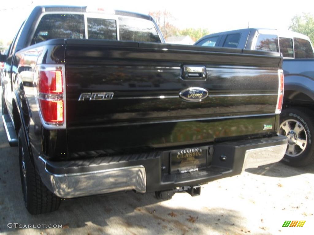 2010 F150 Lariat SuperCrew 4x4 - Tuxedo Black / Black photo #4