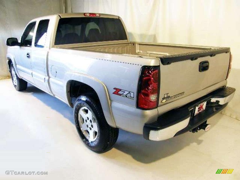 2006 Silverado 1500 Z71 Extended Cab 4x4 - Silver Birch Metallic / Dark Charcoal photo #3