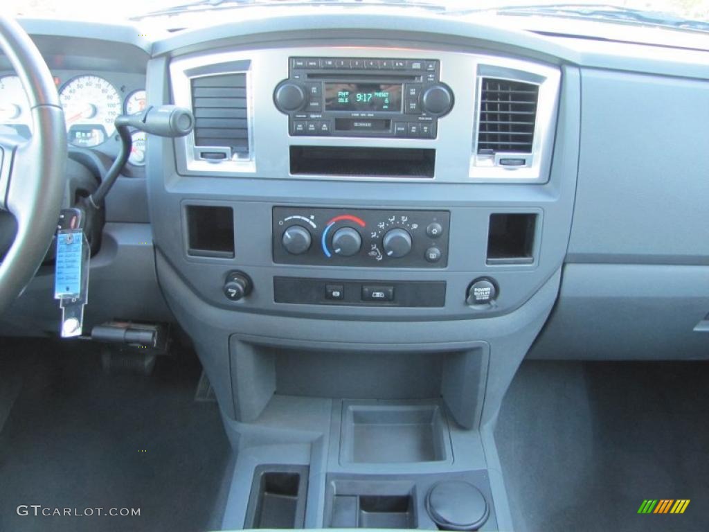 2007 Dodge Ram 3500 SLT Mega Cab Dually Controls Photo #38520763
