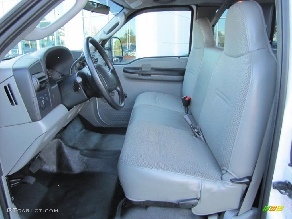 Medium Flint Interior 2005 Ford F250 Super Duty XL SuperCab Photo #38521523