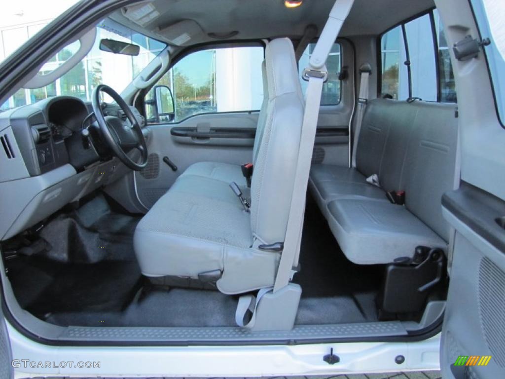 Medium Flint Interior 2005 Ford F250 Super Duty XL SuperCab Photo #38521555
