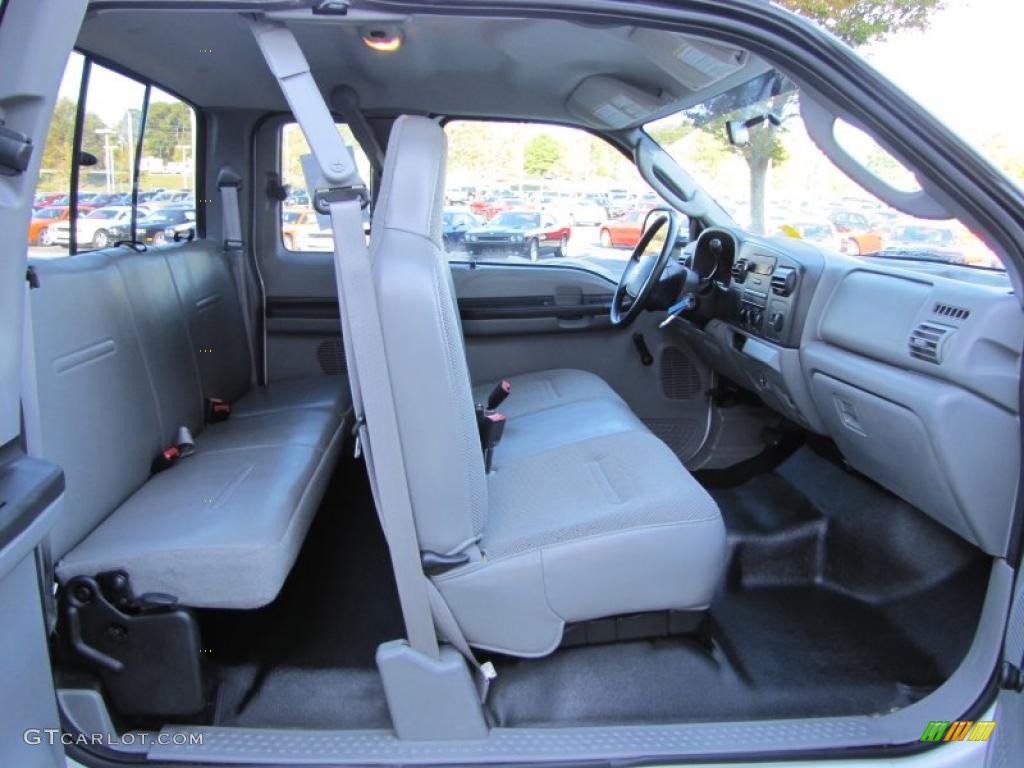 Medium Flint Interior 2005 Ford F250 Super Duty XL SuperCab Photo #38521587