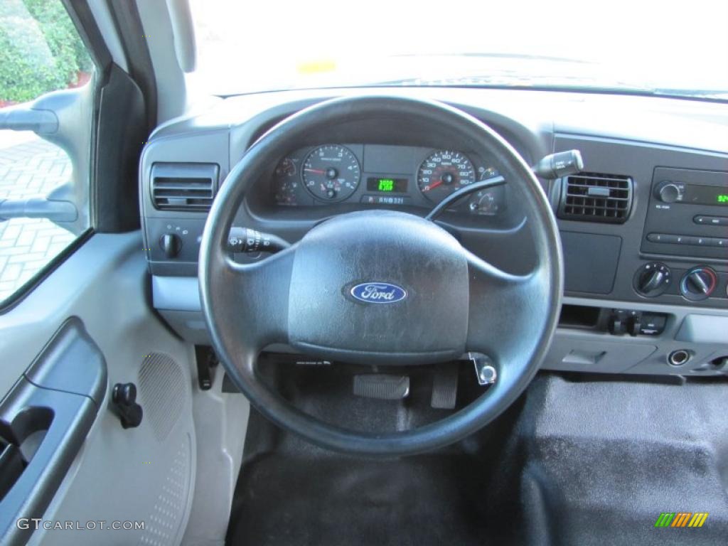2005 Ford F250 Super Duty XL SuperCab Medium Flint Steering Wheel Photo #38521647