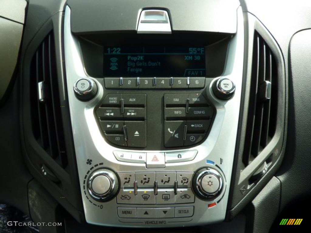 2011 Chevrolet Equinox LT AWD Controls Photo #38527191