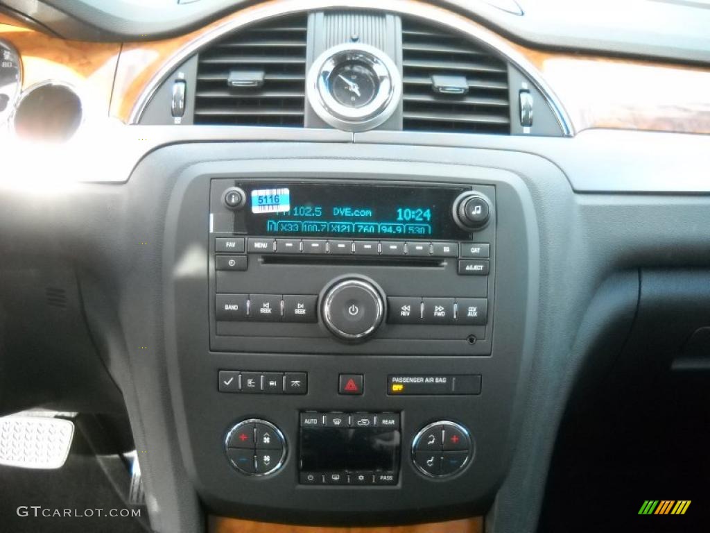 2011 Buick Enclave CX Controls Photo #38528155