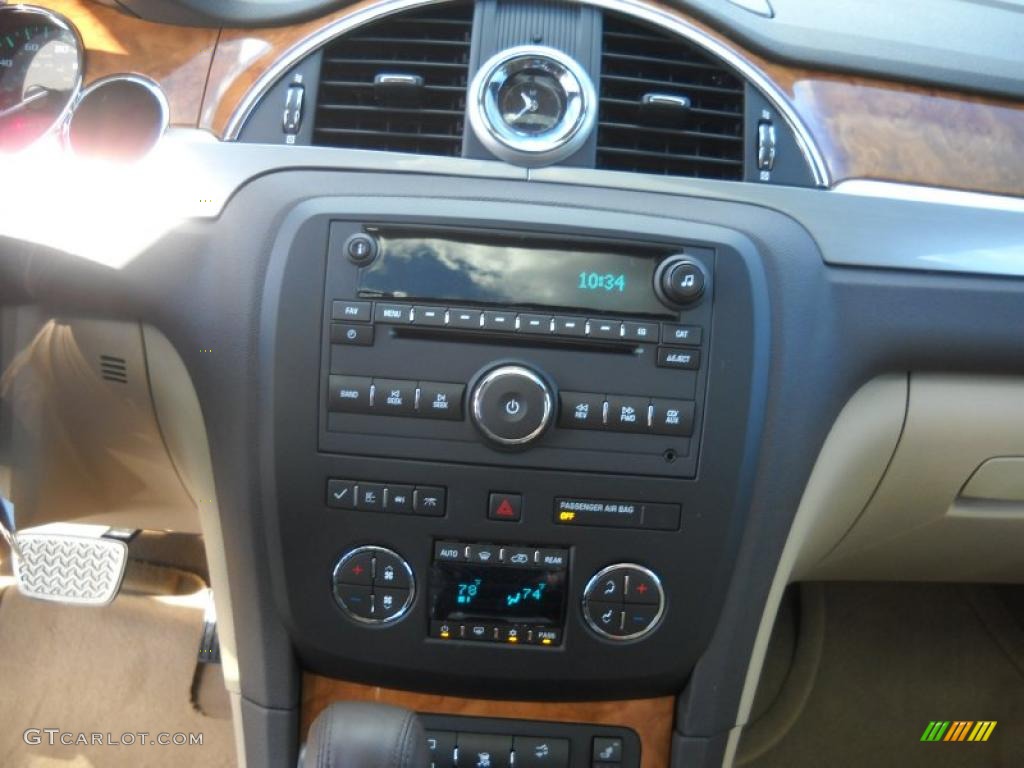 2011 Buick Enclave CXL AWD Controls Photo #38528471