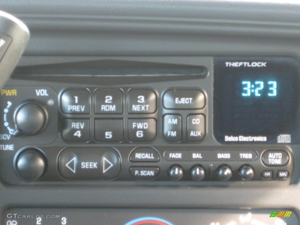 2000 Chevrolet Silverado 1500 Z71 Extended Cab 4x4 Controls Photo #38528767