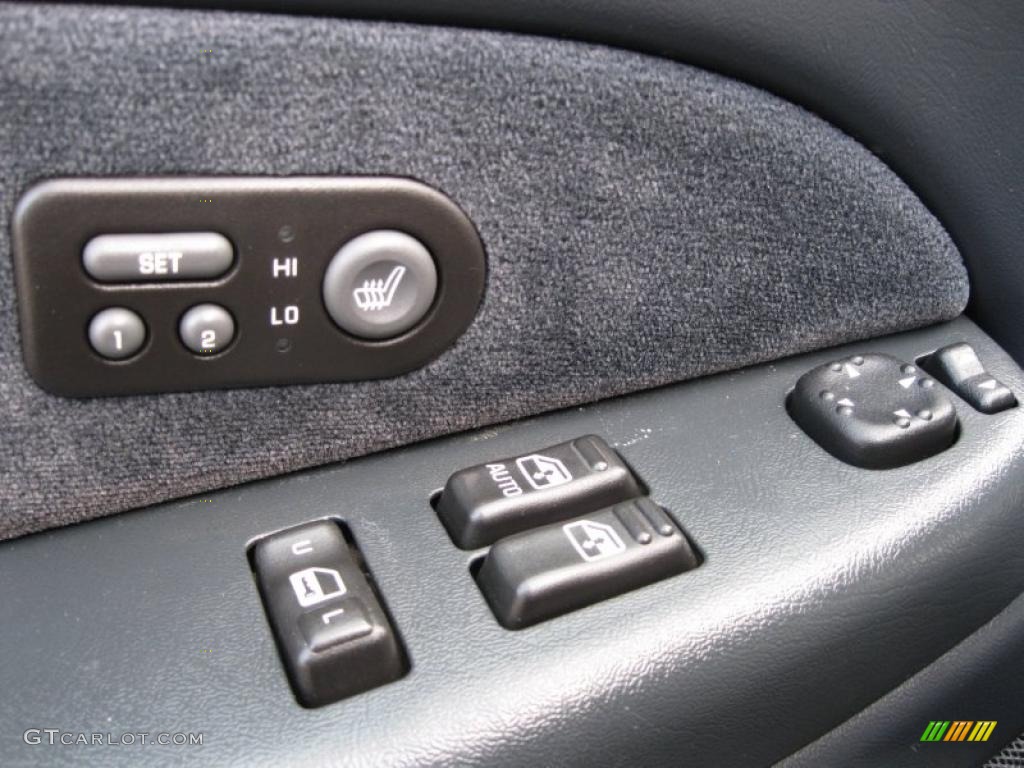 2000 Chevrolet Silverado 1500 Z71 Extended Cab 4x4 Controls Photo #38528967