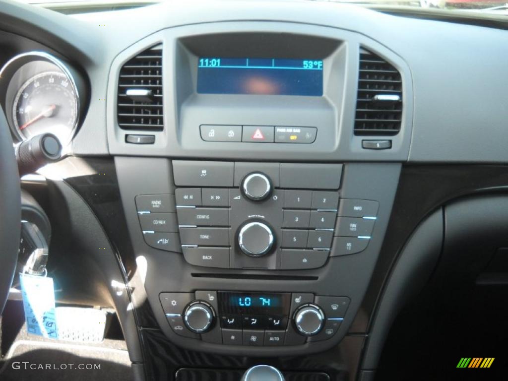 2011 Buick Regal CXL Controls Photo #38529815