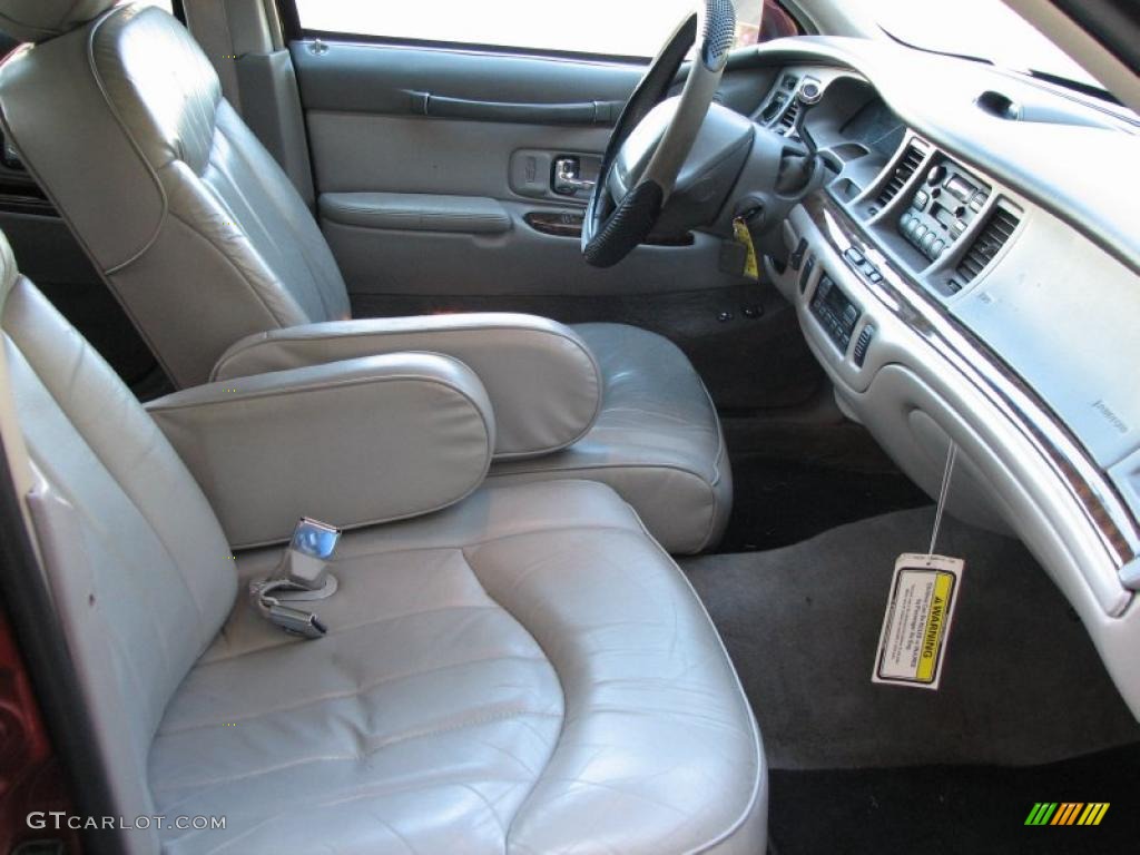 1997 Town Car Executive - Toreador Red Metallic / Beige photo #8