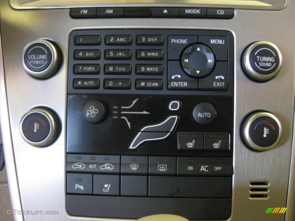 2011 Volvo XC60 3.2 AWD Controls Photo #38536543