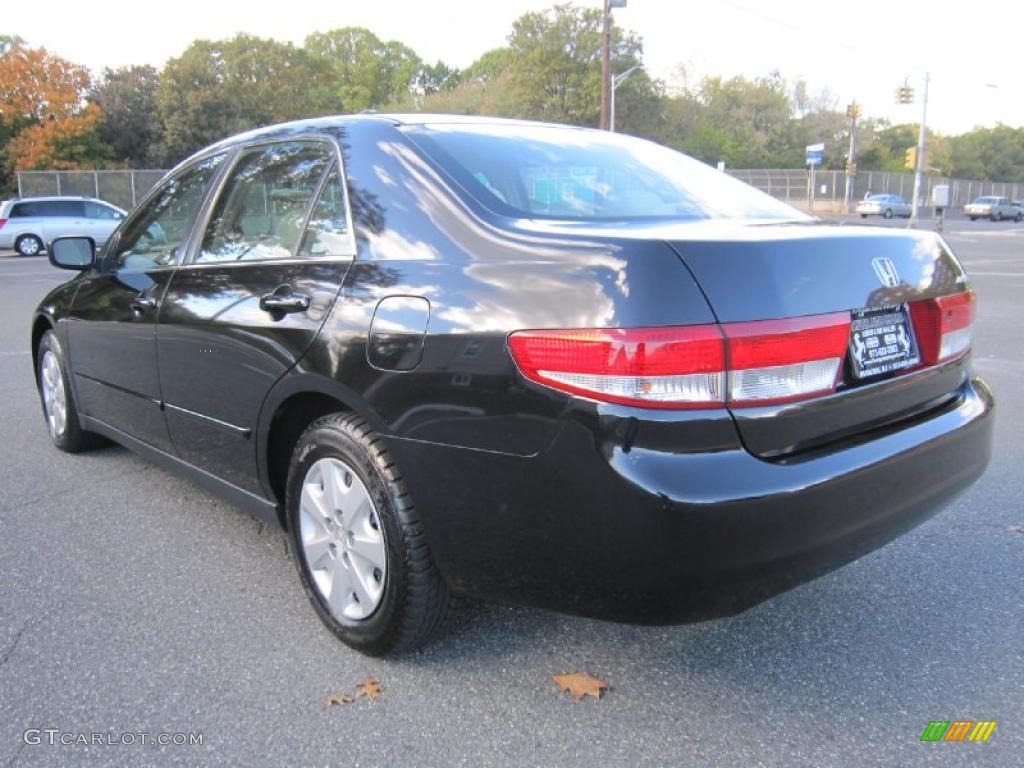 2004 Accord LX Sedan - Nighthawk Black Pearl / Black photo #18