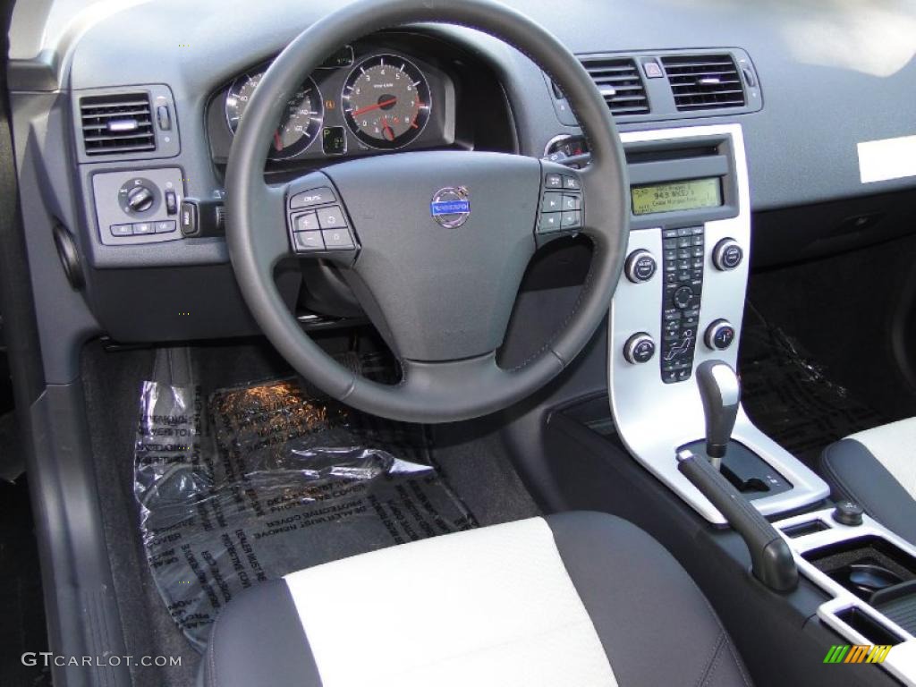Off Black/Blonde T-Tec Interior 2011 Volvo C30 T5 Photo #38538635