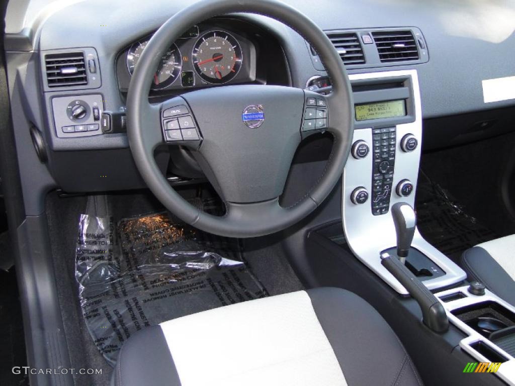 Off Black Blonde T Tec Interior 2011 Volvo C30 T5 Photo