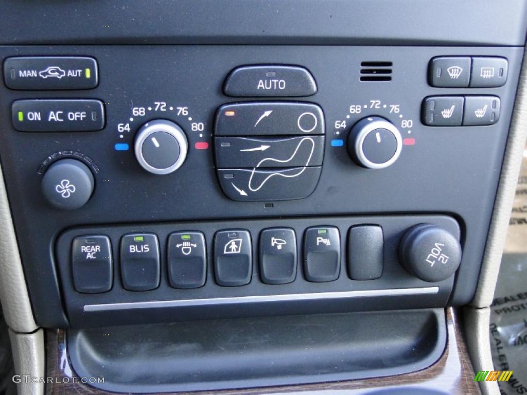 2011 Volvo XC90 3.2 Controls Photo #38539775