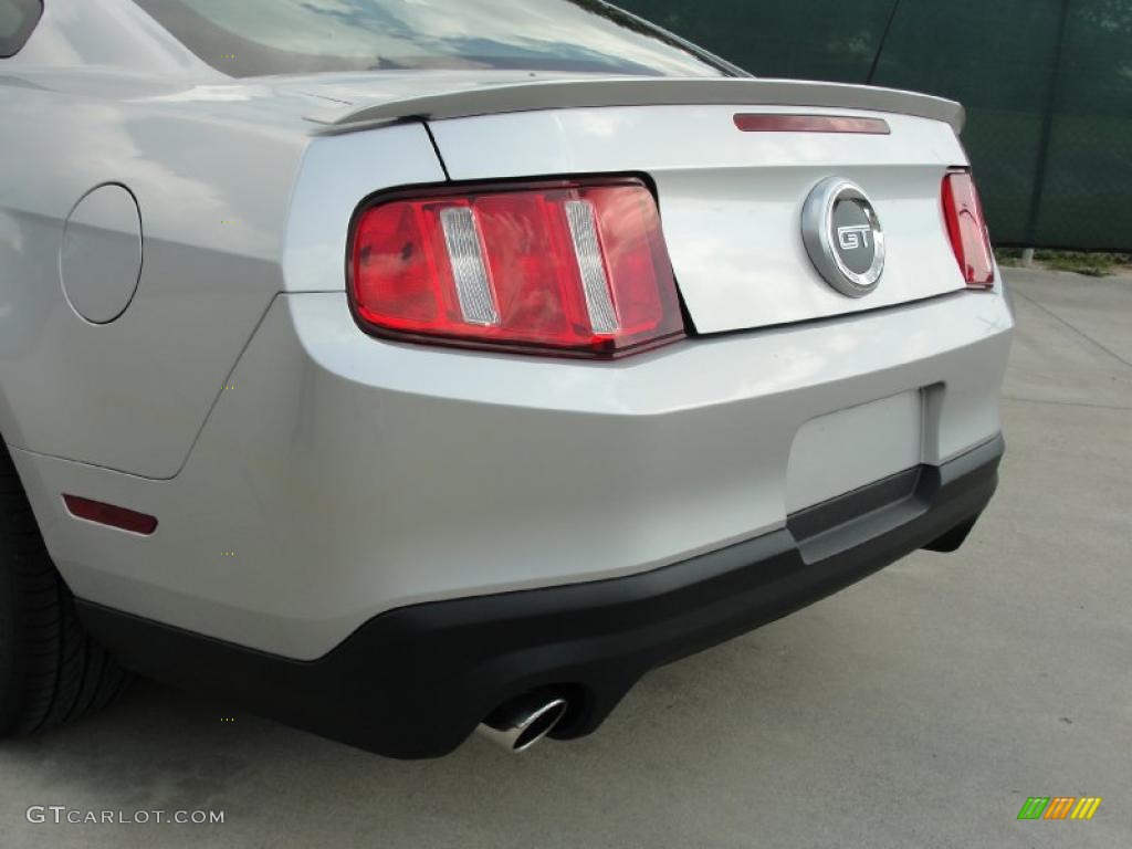 2011 Mustang GT Coupe - Ingot Silver Metallic / Charcoal Black photo #16