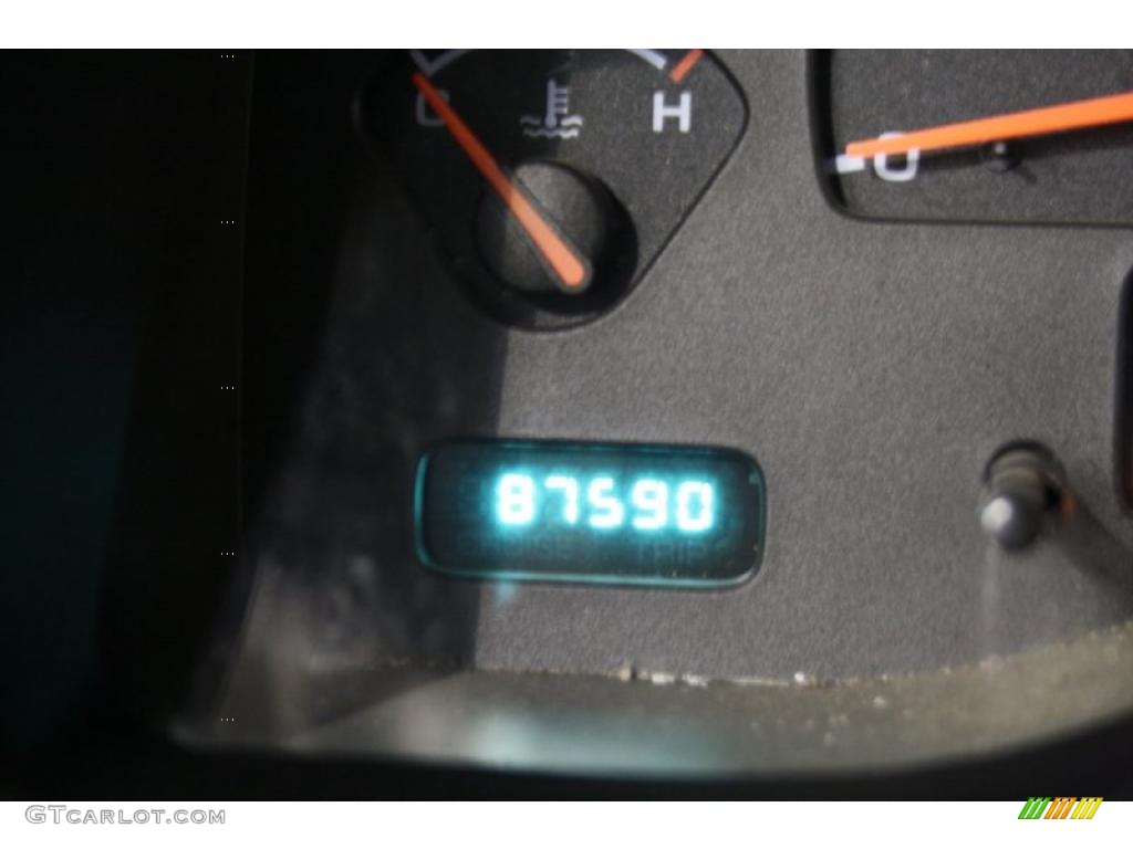 2003 Dakota SXT Club Cab - Graphite Metallic / Dark Slate Gray photo #19