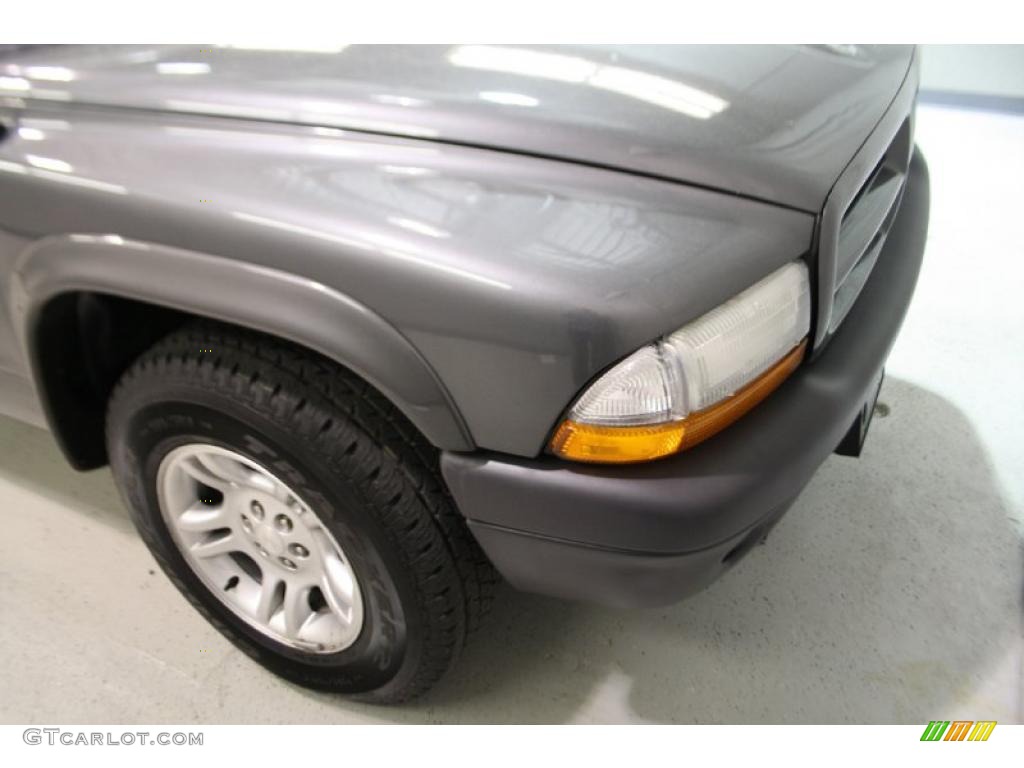 2003 Dakota SXT Club Cab - Graphite Metallic / Dark Slate Gray photo #30