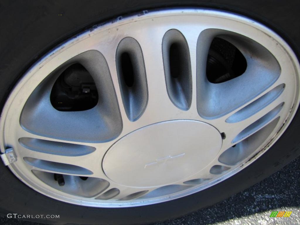 2001 Chevrolet Venture LS Wheel Photos