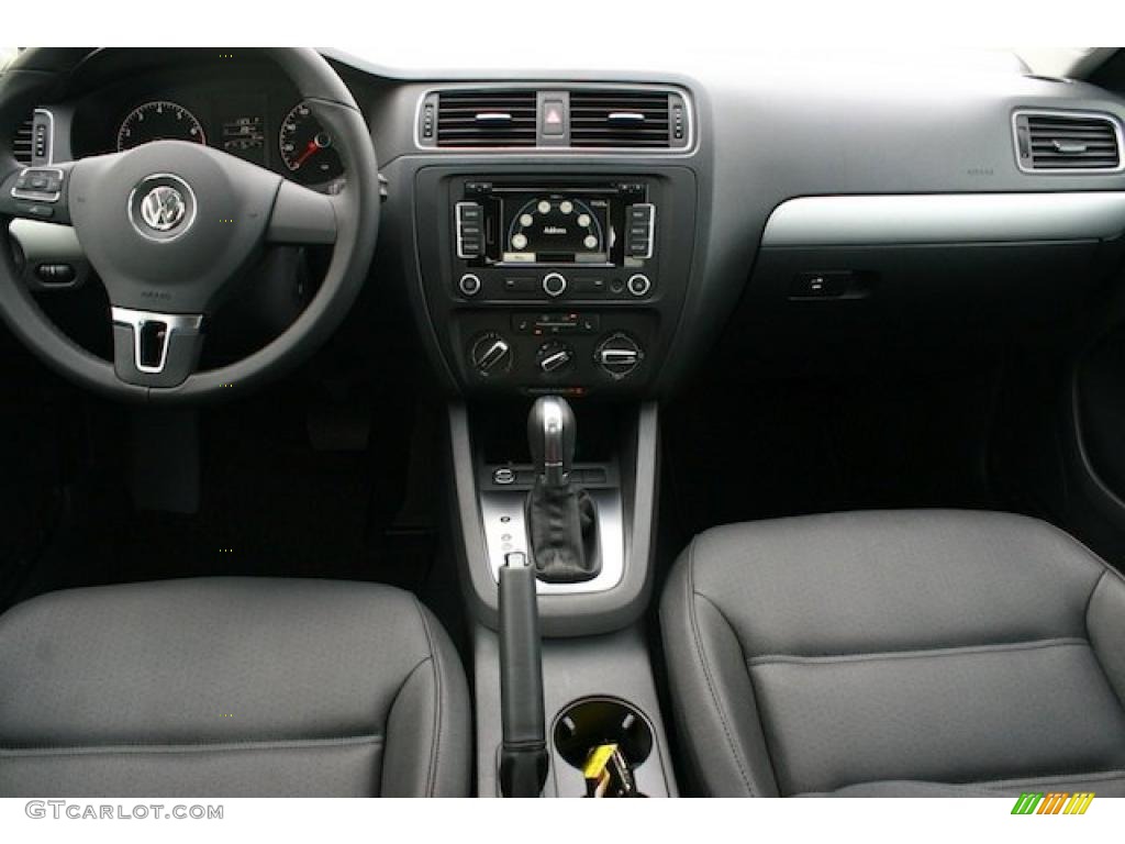 2011 Volkswagen Jetta SEL Sedan Titan Black Dashboard Photo #38544255
