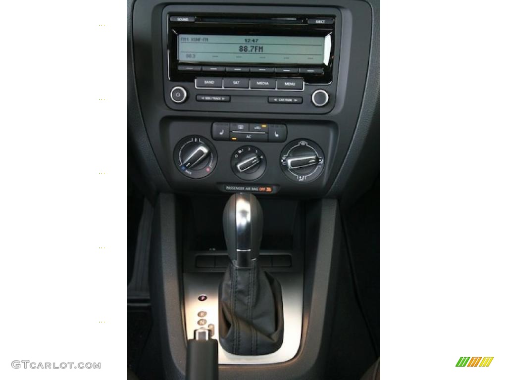 2011 Volkswagen Jetta SE Sedan 6 Speed Tiptronic Automatic Transmission Photo #38544555