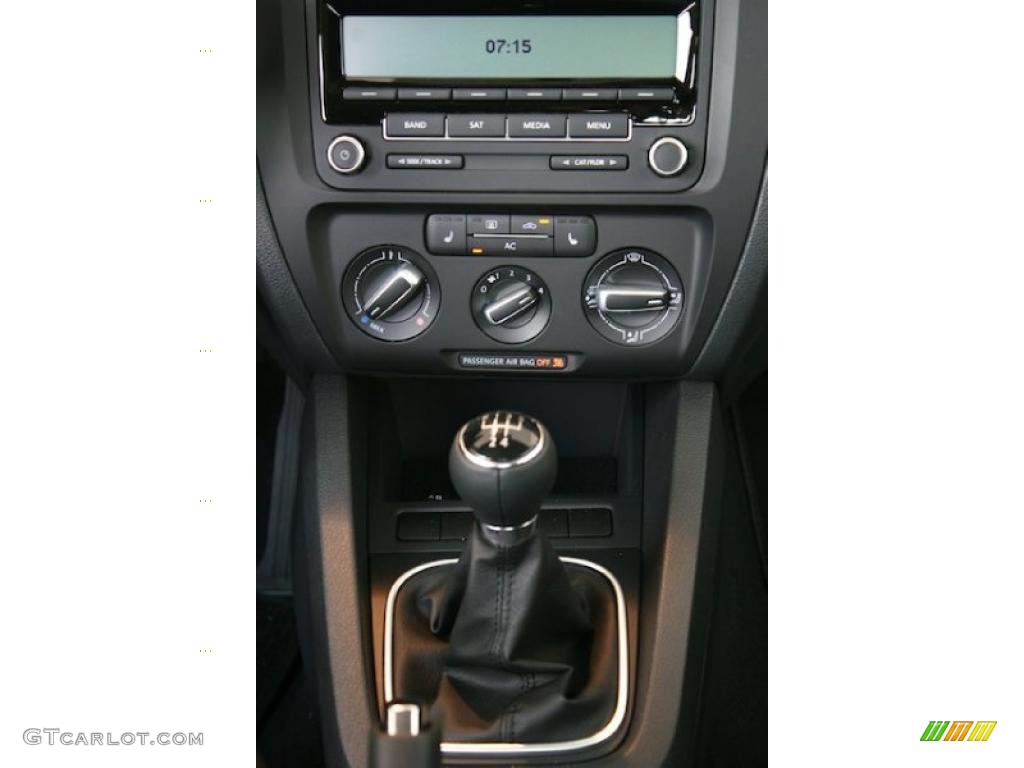 2011 Volkswagen Jetta SE Sedan 5 Speed Manual Transmission Photo #38544755