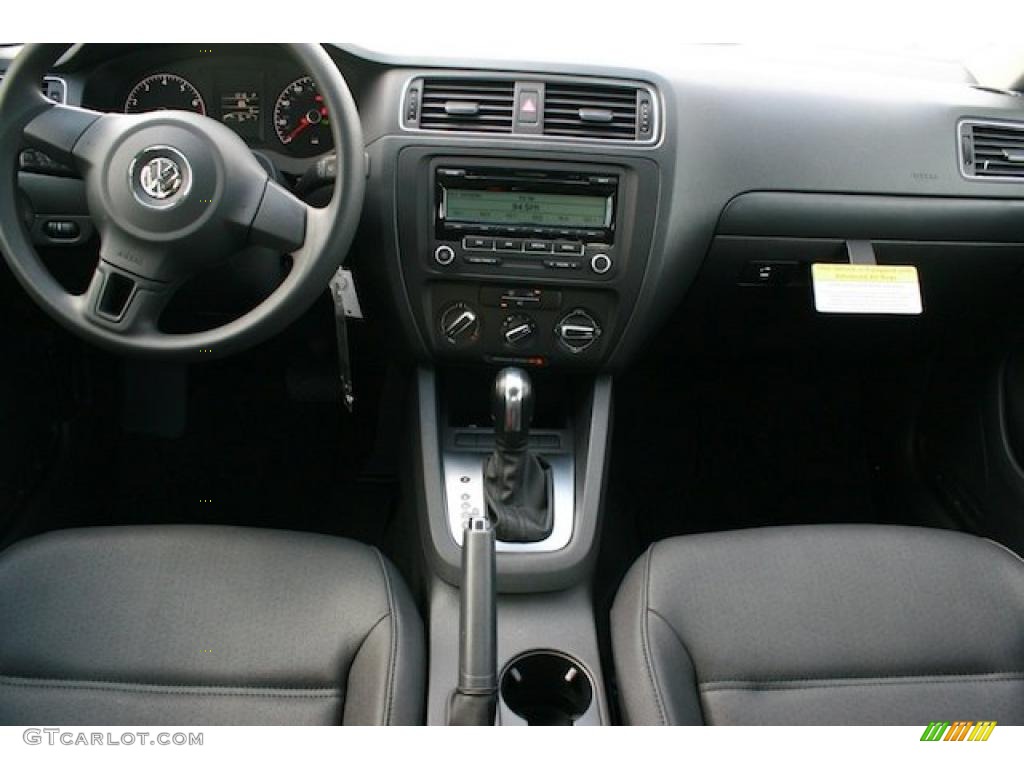 2011 Volkswagen Jetta SE Sedan Titan Black Dashboard Photo #38544863