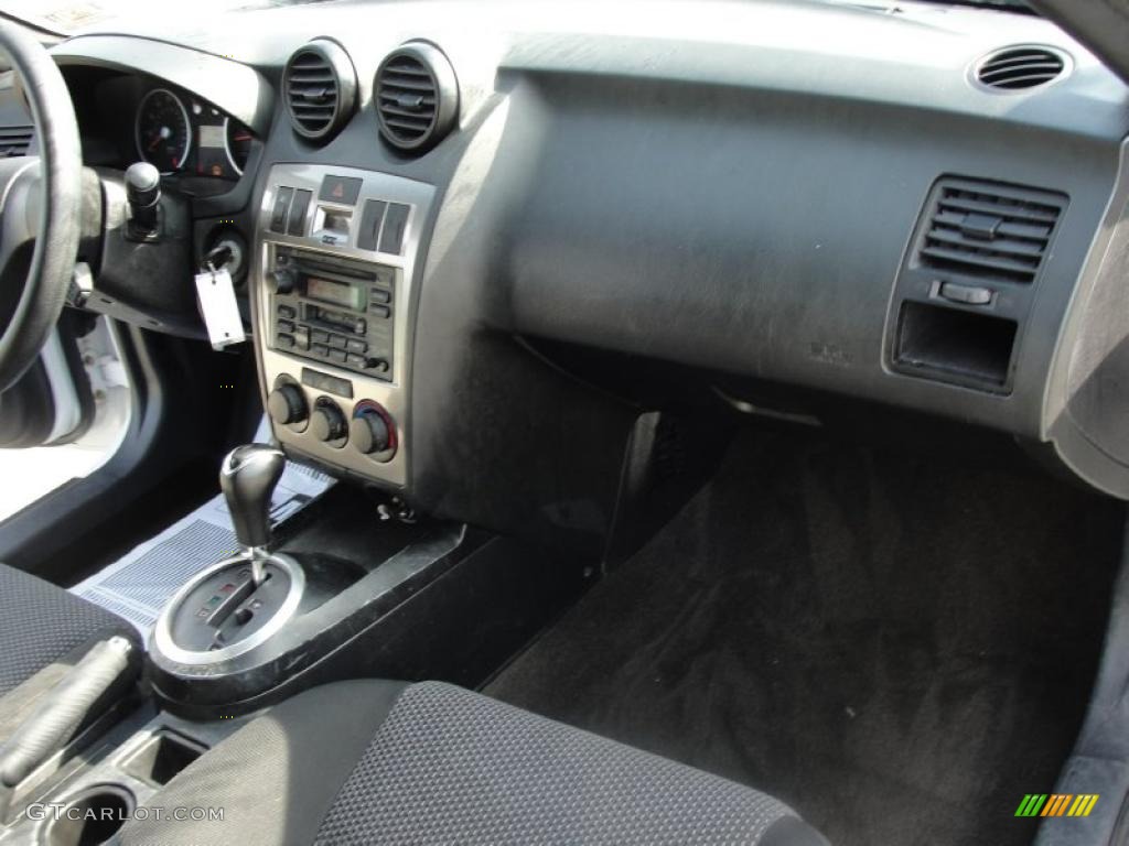 2004 Hyundai Tiburon Standard Tiburon Model Interior Photo