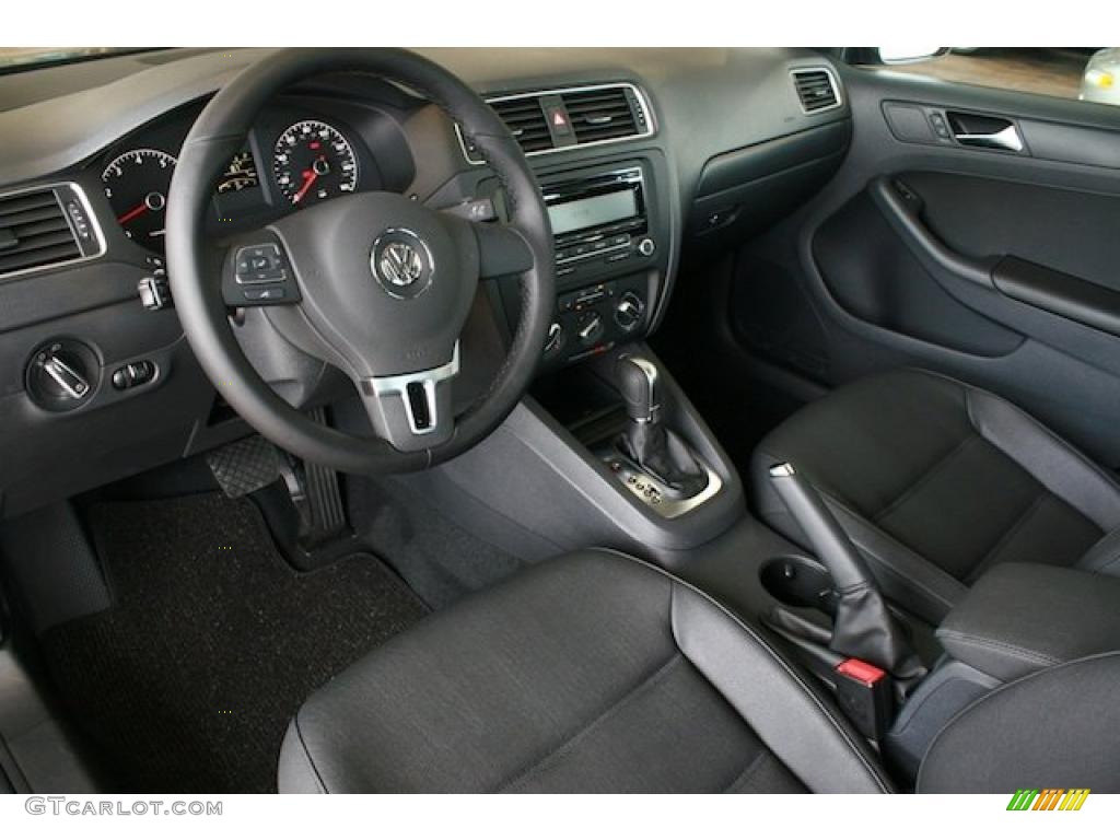 Titan Black Interior 2011 Volkswagen Jetta SE Sedan Photo #38545355