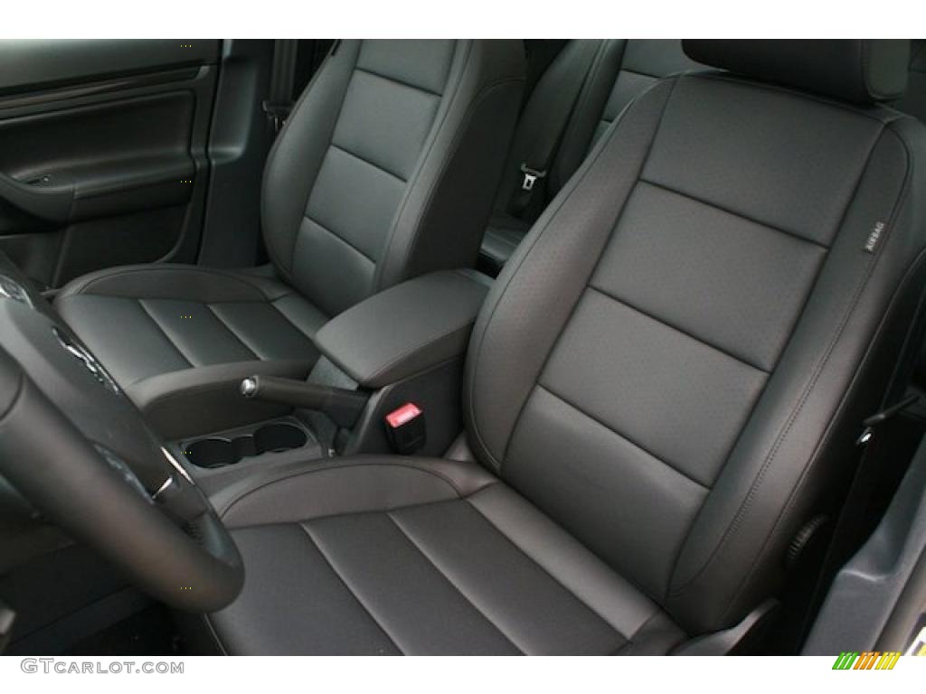 Titan Black Interior 2011 Volkswagen Jetta TDI SportWagen Photo #38545795