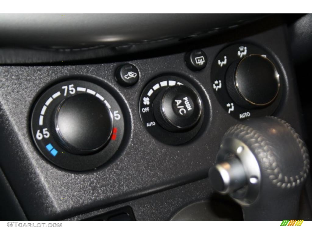2006 Mitsubishi Eclipse GT Coupe Controls Photo #38546607