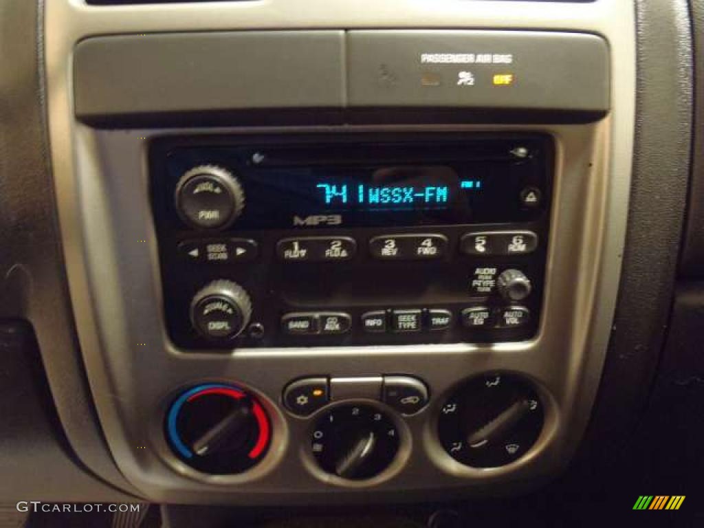 2007 Chevrolet Colorado LT Extended Cab Controls Photo #38551157