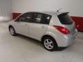 Brilliant Silver - Versa 1.8 S Hatchback Photo No. 6