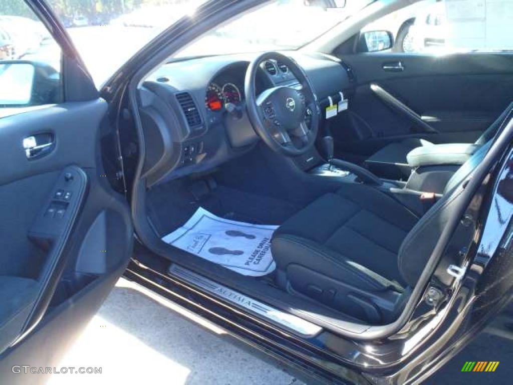 Charcoal Interior 2011 Nissan Altima 2.5 S Coupe Photo #38552533