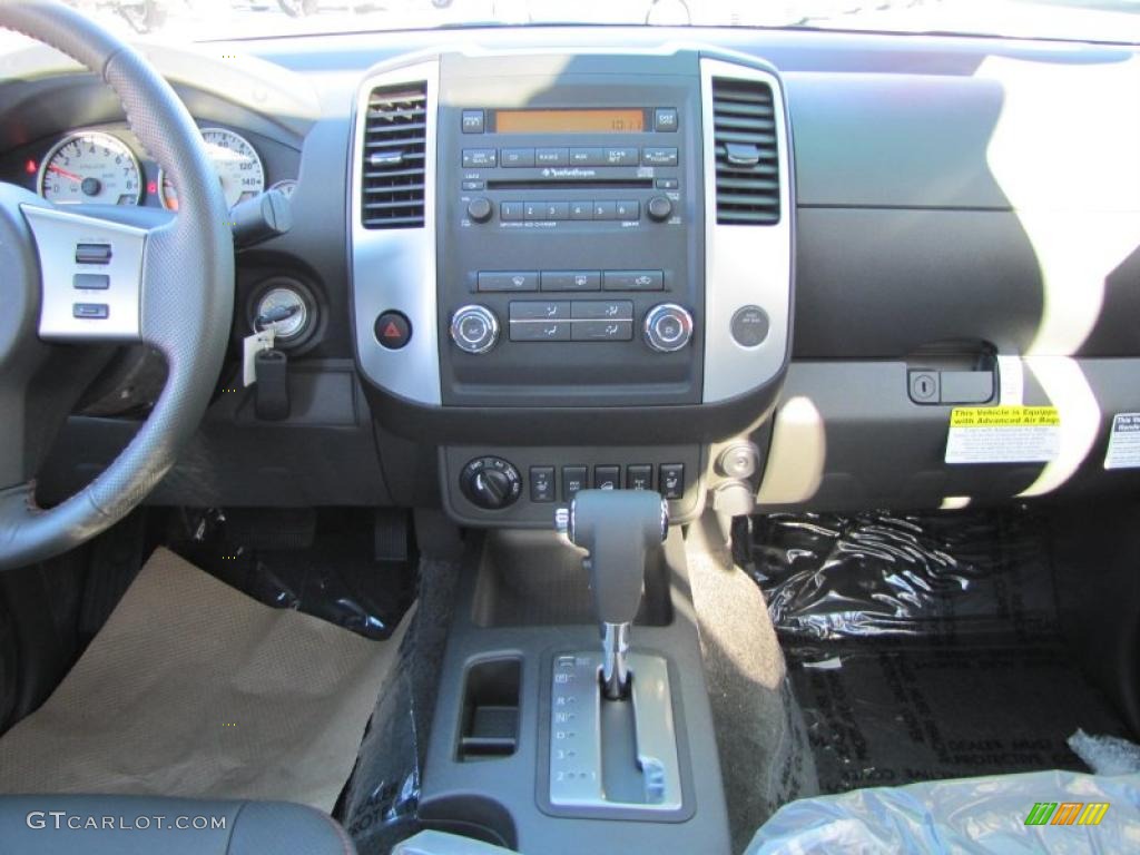 Pro 4X Graphite/Red Interior 2011 Nissan Frontier Pro-4X Crew Cab 4x4 Photo #38552861
